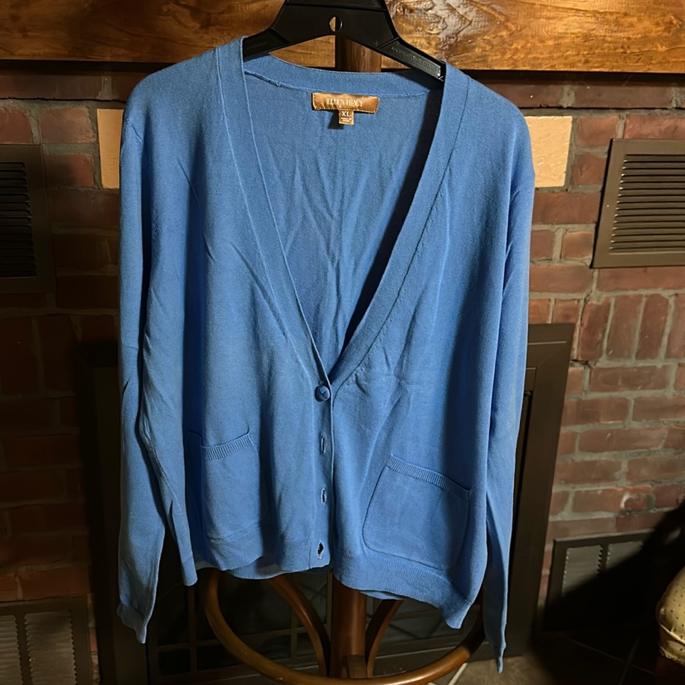 Ladies Ellen Tracy size xl blue crop sweater.